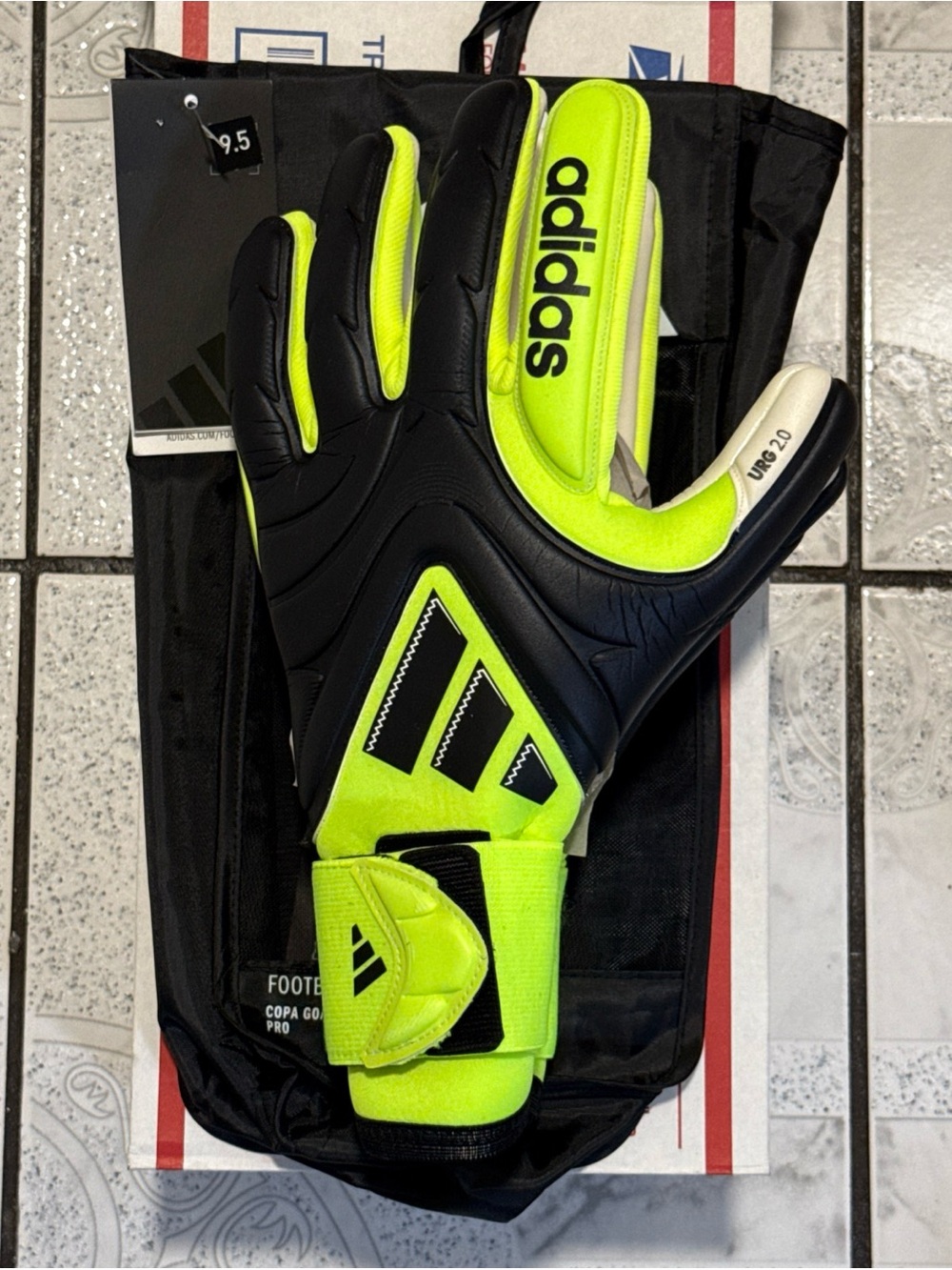 New Adidas Copa GL Pro Goalkeeper Gloves Black Neon Men's Size 9.5 JN5334